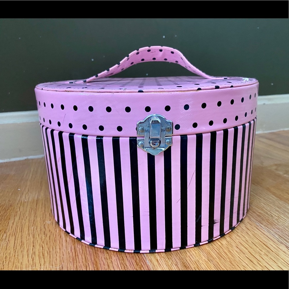 Pink Travel Makeup Organizer